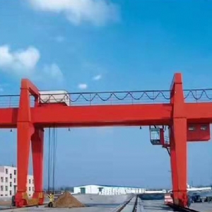 全包式門式起重機(jī)